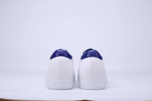 Pair of white sneakers 6 – kopio