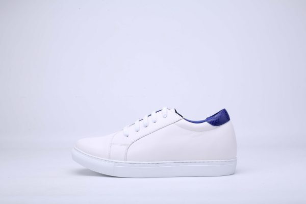 white sneaker beside – kopio